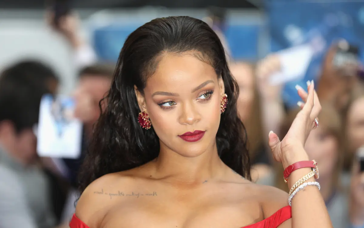rihanna sos.png