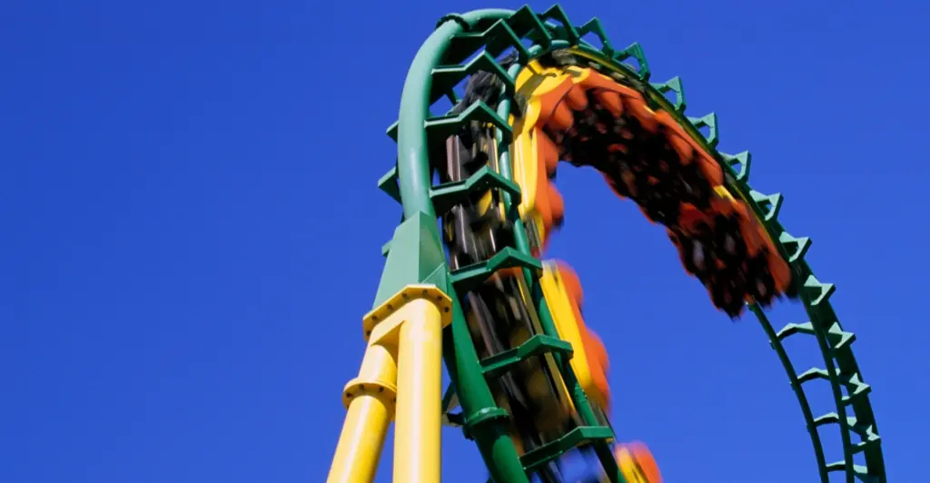 Plus-sized model calls for rollercoasters to have bigger seats after being left devastated she can't ride them