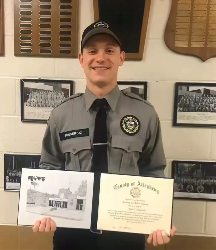 ryan-kingerski-police-officer-twin-105004606.webp