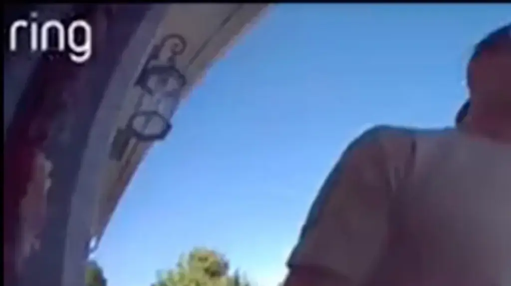 Authorities have warned people not to approach Decker. Credit: Chelan County Sheriff's Office