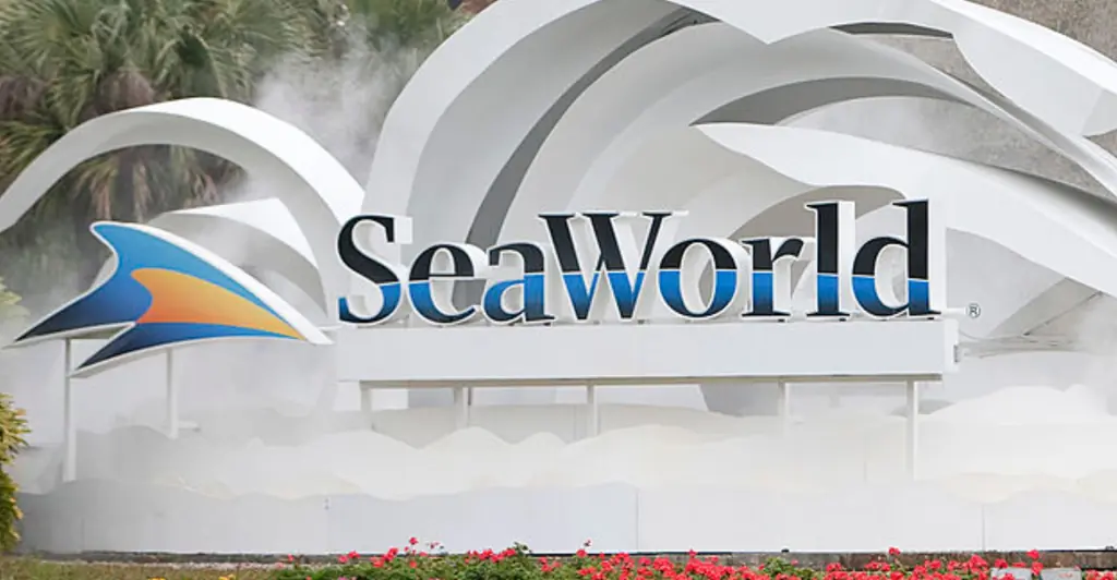 Longtime SeaWorld mime claims he was suddenly fired after 36 years over disagreement with security guard