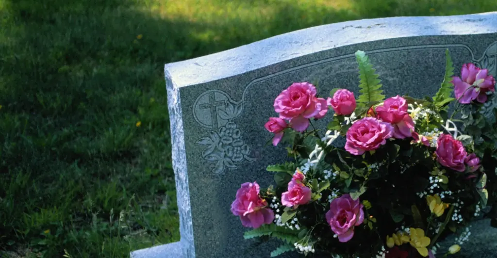 Woman faces backlash after moving on from husband's death in 5 months: 'One guy dying isn't going to ruin the rest of my life'