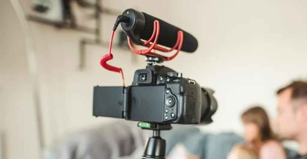 Illinois becomes first state to legally require parent influencers to pay children featured in their videos