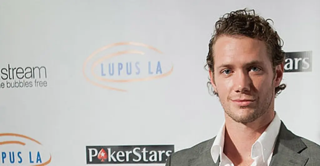 Johnny Wactor's ex-fiancée breaks down in tears after 'General Hospital' star's death: 'You shot the wrong guy'