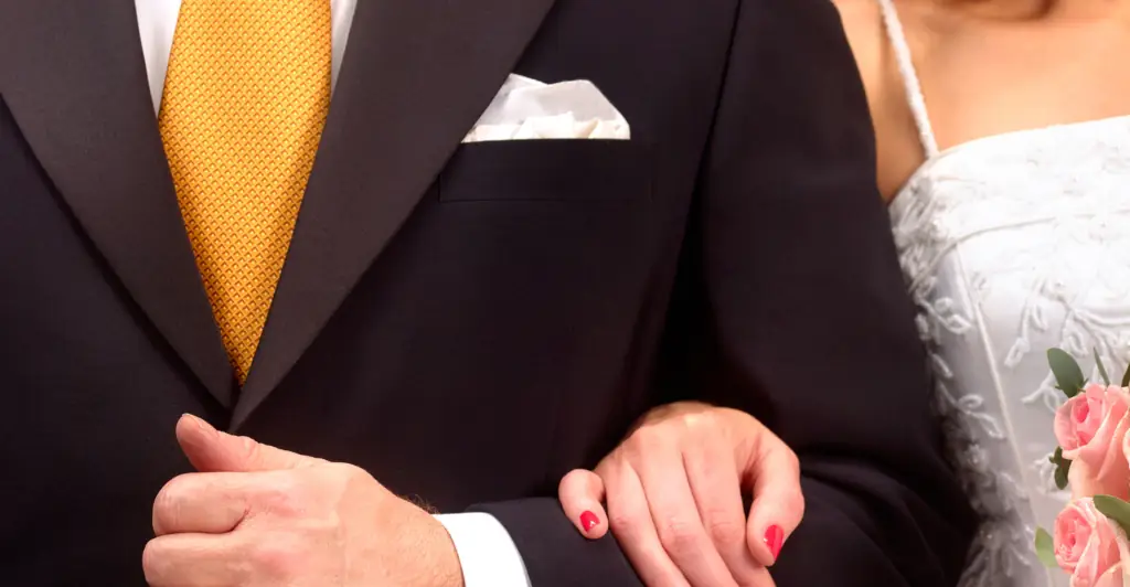 Influencer sparks backlash for 'disrespectful' dress she wore to friend's wedding