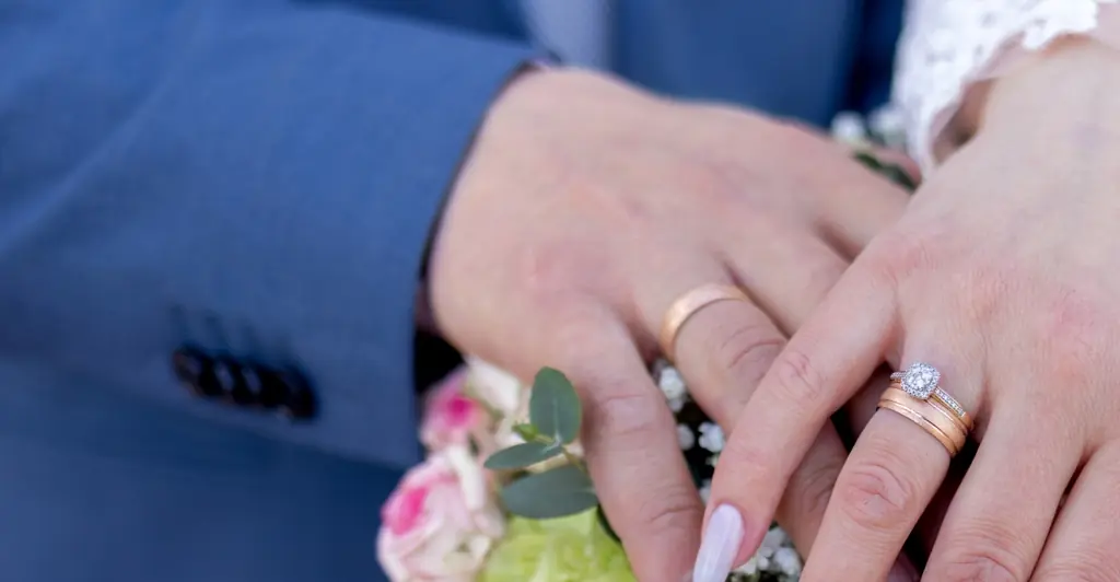 Groom sparks confusion after gifting his bride cape made of $17,000 in cash at their wedding