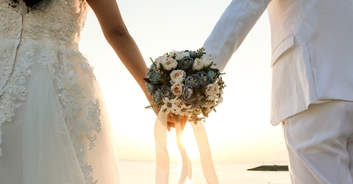 Bride advised to cut contact with her mother-in-law following her disgraceful act at her wedding