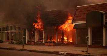 News reporter faces criticism after viewers spot bizarre detail while reporting on deadly Los Angeles wildfires