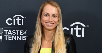 Tennis player booed by crowd after 'humiliating' act against ball girl