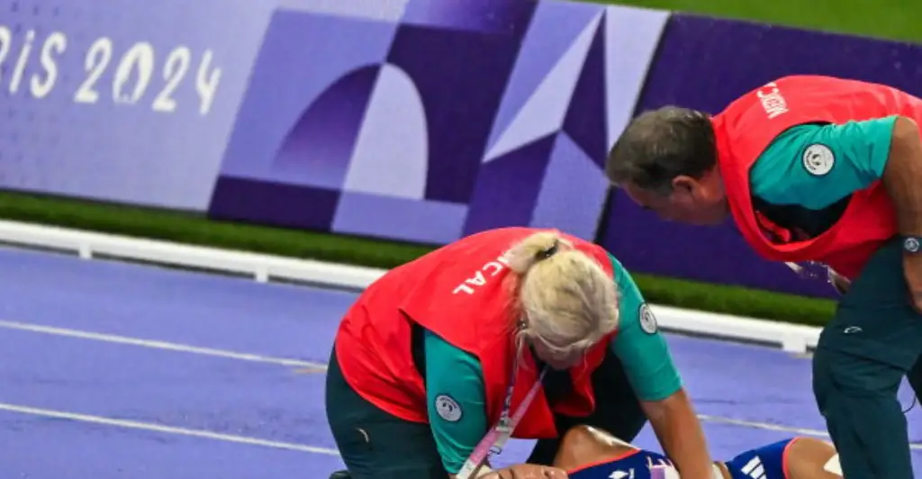Terrifying moment French Olympics 10,000-meter runner collapses on the track during race