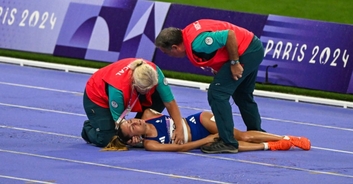 Terrifying moment French Olympics 10,000-meter runner collapses on the track during race