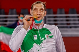 Towering 8-foot Paralympian forced to sleep on the floor in athlete village