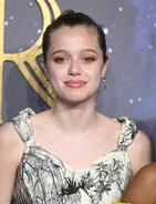 Shiloh Jolie officially drops Pitt from her last name