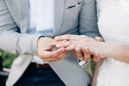 Bride has explicit three-word response after seeing her groom at the altar for the very first time