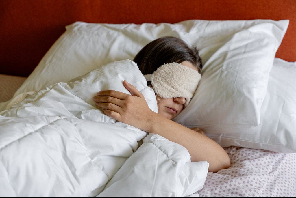 Doctor issues warning to people who regularly wake up between 2AM and 3AM