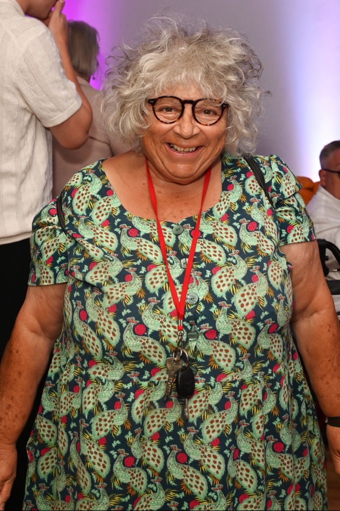  Miriam Margolyes 