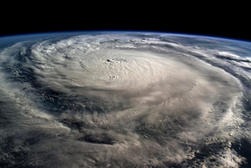 'Hurricane hunters' capture terrifying footage after flying into the eye of Hurricane Milton