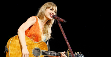 An emotional Taylor Swift bursts into tears on stage as fans voice support
