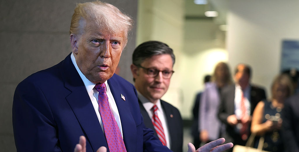 Donald Trump brutally mocked as cameras catch photo he has on phone lock screen