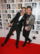Louis Tomlinson pens heartfelt tribute to former One Direction bandmate Liam Payne following death at 31
