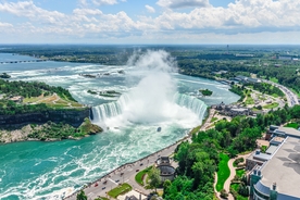Chilling photo shows stuntman going over Niagara Falls, seconds before tragedy struck
