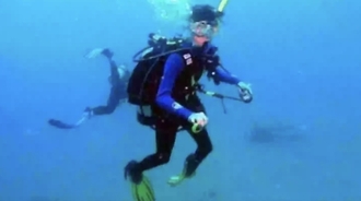 Seemingly innocent underwater photo led to husband's murder trial due to small detail