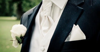 Wedding makeup artist recalls moment bride found groom being breastfed by his mom