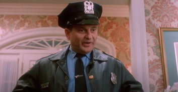 'Home Alone' viewers stunned after finally realizing who plays the police officer after three decades