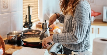 People rally against fussy husband after wife cooks him a second meal when he refuses to eat his dinner
