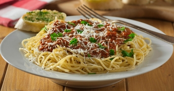 Influencer had cartilage removed from her knee, put it in spaghetti bolognese and ate it