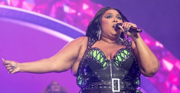Furious fans support Lizzo as she threatens to quit music