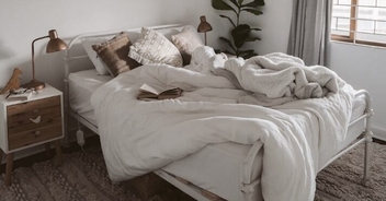 Expert sends warning to young people as he shares the dangers of 'bed-rotting'