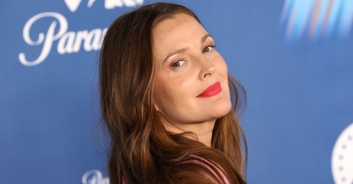 Steven Spielberg says 7-year-old Drew Barrymore asked him to be her dad and he had to say no