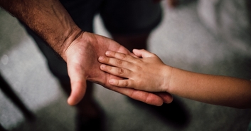 Dad defends himself for kissing son, 5, on the lips after being criticized by trolls