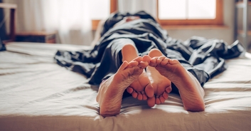 Woman claims her boyfriend cheated on her with his own mom