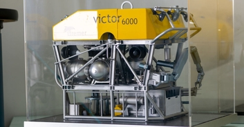 Robot able to dive 20,000ft underwater joins search for missing submersible