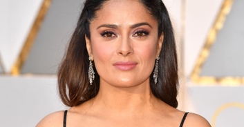 Salma Hayek praised by fans after proudly displaying gray hair
