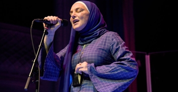 The heartbreaking reason behind Sinéad O'Connor's trademark shaved head