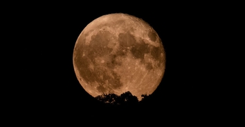'Exceedingly rare' super blue moon will light up the sky tonight