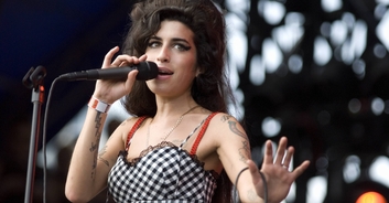 Amy Winehouse photo released ahead of 40th birthday and fans are saying the same thing