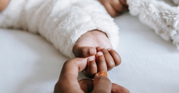 One-year-old tragically dies after distracted driver allegedly forgot her in daycare van for hours