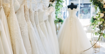 People are calling for child-free weddings after toddler wipes face on bride’s dress