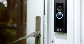Boy, 5, rings doorbell to ask for help finding his mom after being dropped off at wrong spot