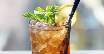 Bartender calls out customers who order Long Island iced tea