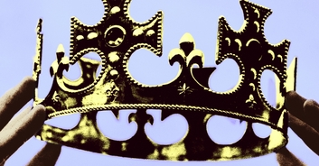 Texas teen crowned homecoming king one year after sustaining brain injury during football game
