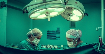 Man sues hospital for $1 billion after claiming he got 'psychotic illness' from watching wife's C-section