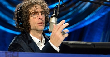 Howard Stern tells Bill Maher to 'shut his mouth' after 'sexist' comment about his wife