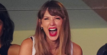 Taylor Swift cheers on rumored boyfriend Travis Kelce alongside his mom at Chiefs game