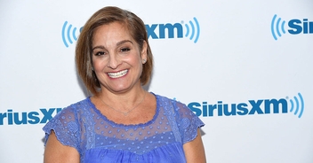 US Olympic legend Mary Lou Retton reportedly 'fighting for her life' in ICU