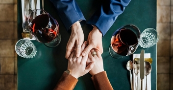 Woman claims men should spend $200 for her 'presence' on first date